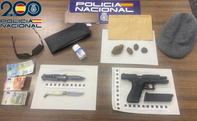 Detenido tras entrar en una entidad bancaria haciendo uso de un arma simulada