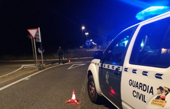 La Guardia Civil de Sant Antoni de Portmany sorprende infraganti a dos ladrones de gasolina