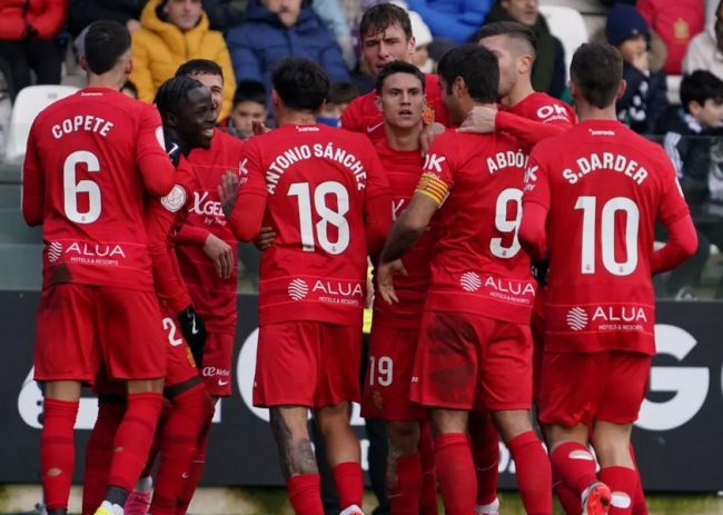 Triunfo del RCD Mallorca (0-3) en Burgos y a octavos en la Copa del Rey