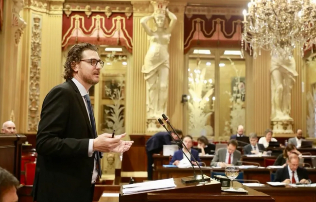 Sagreras denuncia el cinismo del PSOE por pedir el voto del PP al Gobierno mientras votan “no” a todas las iniciativas del Govern