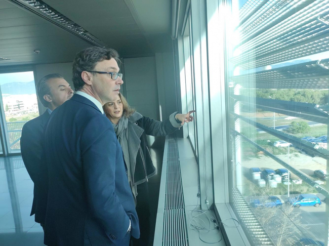 El edificio adquirido para reubicar personal de la Administración autonómica supondrá un ahorro de 1,5 millones de euros anuales en arrendamientos