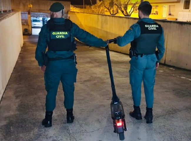 La Guardia Civil ha detenido a tres jóvenes por la sustracción de patinetes eléctricos en Inca
