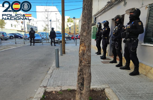 La Policía Nacional detiene a dos hombres por tráfico de drogas y desmantela tres puntos de venta de droga en Palma