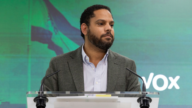 El secretario general de VOX anuncia la expulsión inmediata de los cinco diputados díscolos del Parlamento de Baleares