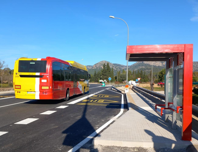 Los usuarios de la zona de Tramuntana mejoran la conectividad con una nueva parada de autobús en S’Esgleieta