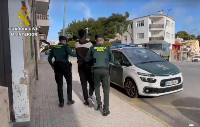La Guardia Civil ha detenido a tres hombres en Cala Ratjada por robo en una vivienda