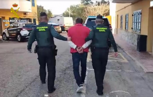 La Guardia Civil ha detenido a un
hombre en Ciutadella por tráfico de drogas