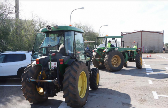 30 tractors passen la ITV a
es Llombards i Santanyí