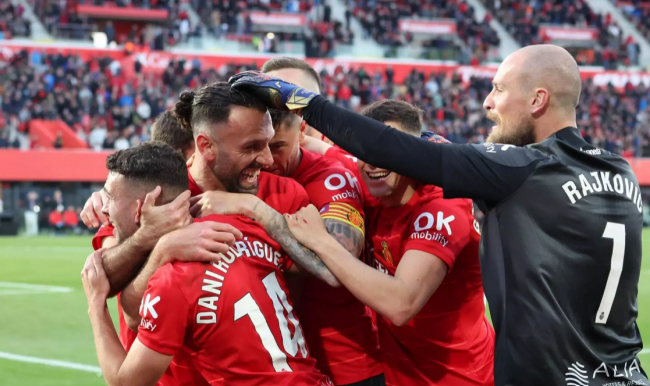 Triunfo (2-1) del RCD Mallorca frente al Rayo Vallecano
