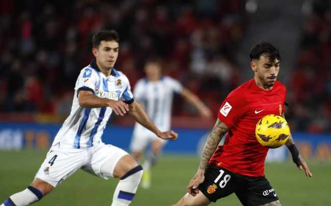 Derrota del RCD Mallorca por 1-2 en el último minuto ante la Real Sociedad