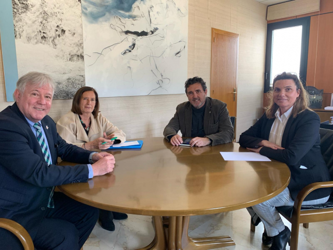 El conseller de Turismo se reúne con los alcaldes de Palma y Calvià para avanzar en la lucha contra el alquiler turístico ilegal