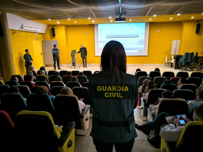 La Guardia Civil imparte un curso al personal del Hospital de Inca para hacer frente a las agresiones