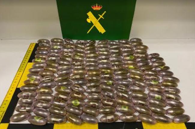 La Guardia Civil detiene a una persona con drogas en el interior de su cuerpo en el aeropuerto de Ibiza