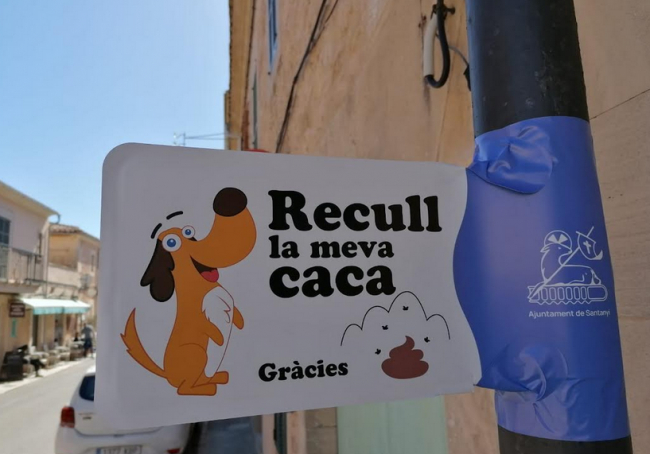 Santanyí lanza una campaña para la concienciación por la recogida
de excrementos caninos y la limpieza de los
calles del municipio
