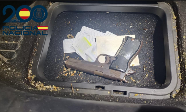 La Policía Nacional de Manacor detiene a un hombre al ser sorprendido con un arma de fuego