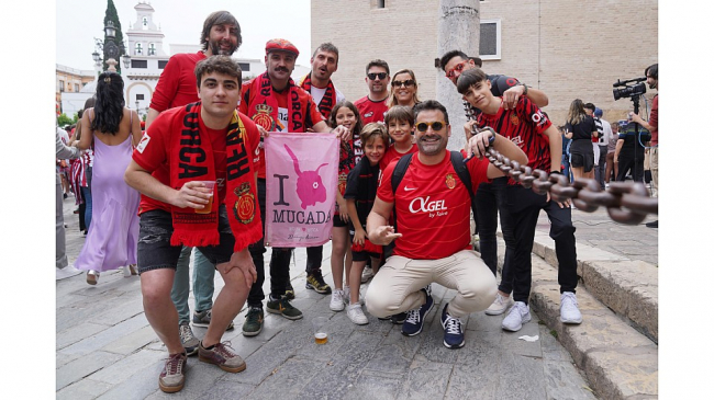 Las calles de Sevilla ejercen de testigo en el hermanamiento entre aficiones