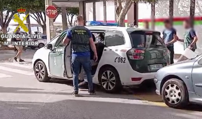 La Guardia Civil ha detenido a dos personas por robos en lavanderías de Mallorca y Alicante