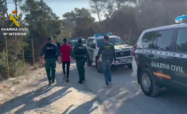 La Guardia Civil ha detenido a dos hombres por propinar una paliza a los propietarios de una vivienda ocupada