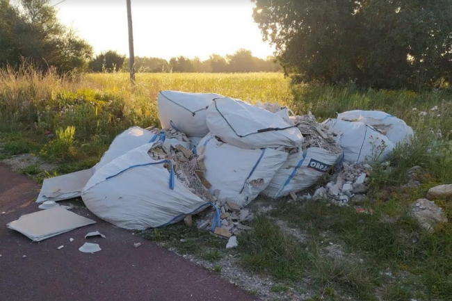 El Ajuntament de Marratxí sancionará a dos individuos por abandonar 10 toneladas de restos de obra en la zona de Es Garrovers y Camí de Son Sales