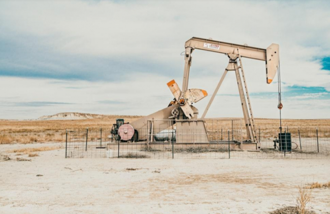 Petróleo y oro al alza: ¿es un buen momento para invertir? Explican los analistas de INFINOX