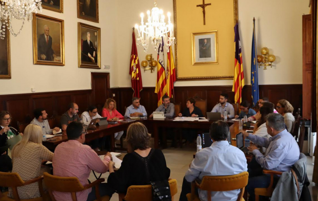 El Ayuntamiento de Santanyí aprueba la ordenanza para autorizar a los propietarios a aparcar delante de su vado