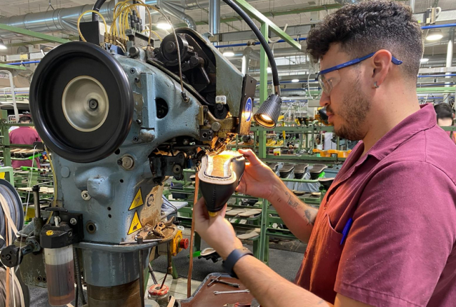 El Govern convoca las ayudas para impulsar grandes inversiones y la modernización del sector industrial balear con 6.200.000 euros de presupuesto