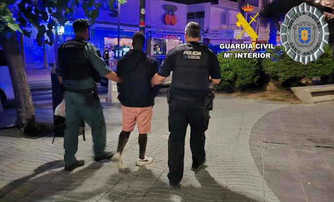 La Guardia Civil y Policía Local de Sant Antoni de Portmany intensifican las acciones para proteger la salud pública