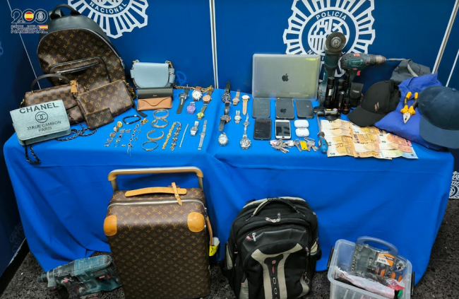 La Policía Nacional detiene a dos hombres por numerosos robos en viviendas de lujo en Mallorca