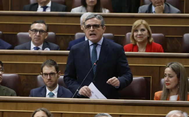 Marí Bosó a Montero: “hoy la situación del país es una sociedad que se esfuerza por mejorar y un Gobierno hasta arriba de corrupción”