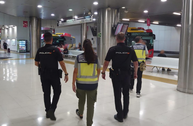 La Policía Nacional detiene en menos de una semana a seis personas por llevar droga preparada para su venta