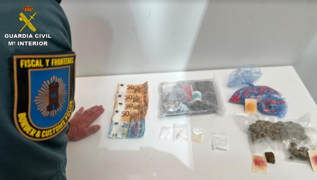 La Guardia Civil ha detenido a un hombre en el puerto de Ibiza por un supuesto delito contra la salud pública