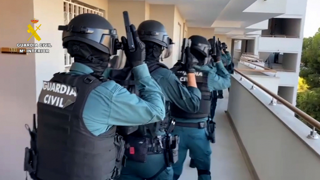 Dos detenidos por cometer medio centenar de robos en viviendas de lujo en Ibiza y Mallorca