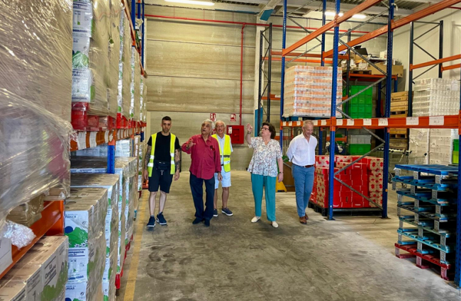 La consellera de Familias y Asuntos Sociales reitera su apoyo al Banco de Alimentos