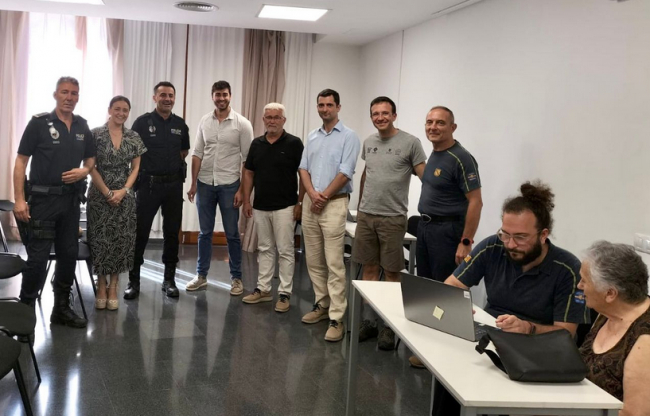 El Govern realiza encuestas en Sant Llorenç para analizar el comportamiento de los ciudadanos durante un episodio de inundación