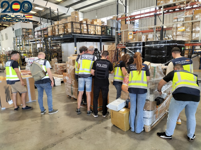 La Policía Nacional interviene más de dos toneladas de productos falsos en Mallorca