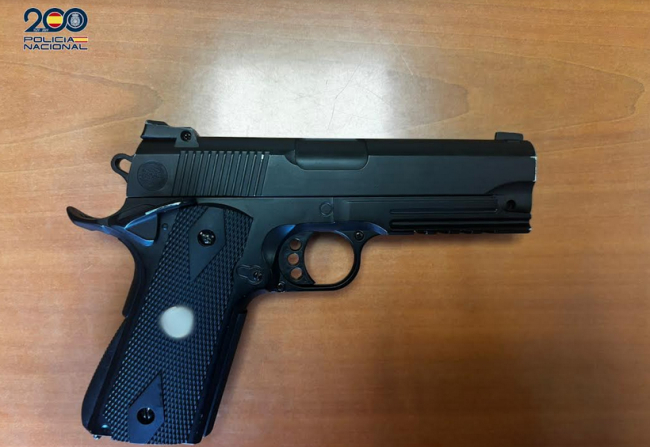 La Policía Nacional detiene a un joven por robar a punta de pistola en un local de Palma