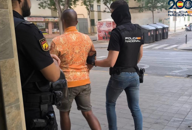 La Policía Nacional de Palma detiene a un hombre por vender heroína en la vía pública