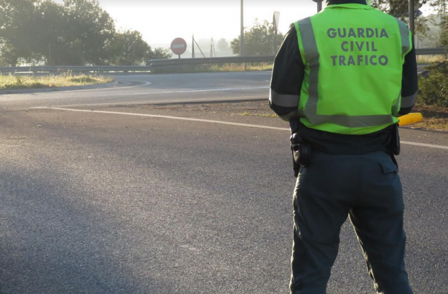 La Guardia Civil se suma a la campaña de verano de la DGT contra el consumo de alcohol y drogas