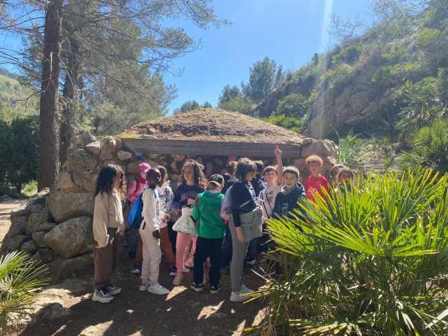 El Consell de Mallorca lanza una nueva edición de «Una nit a la Serra» que permitirá al alumnado de primaria dormir una noche en el refugio de Galatzó