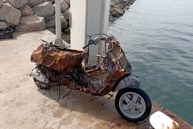 El servicio de limpieza del litoral recoge más de 7,2 toneladas de residuos durante el mes de agosto