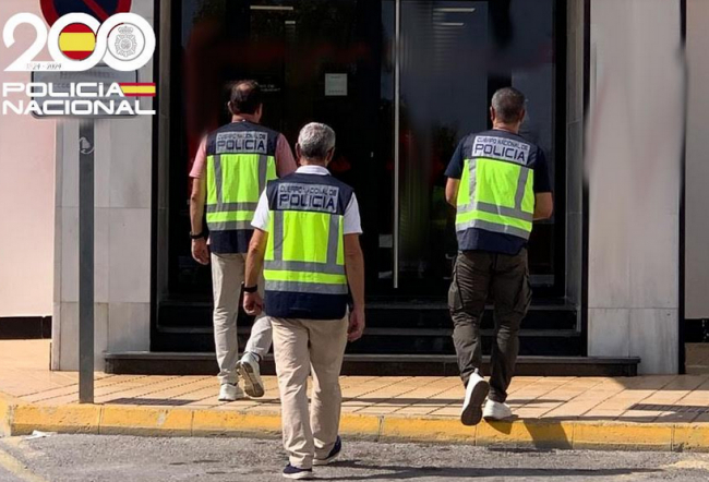 La Policía Nacional inspecciona diversos establecimientos en Formentera