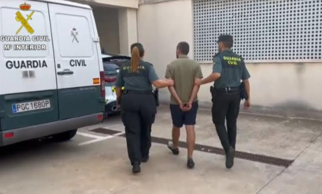 La Guardia Civil ha detenido a un hombre por un delito de usurpación del estado civil