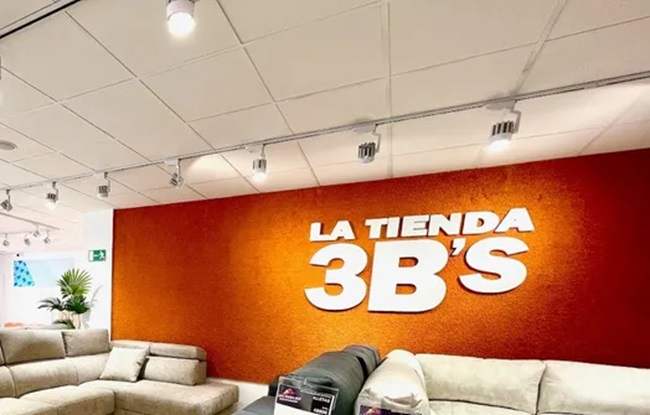 Consumo recomienda a las personas afectadas por el cierre de las tiendas 3B's que guarden toda la documentación 