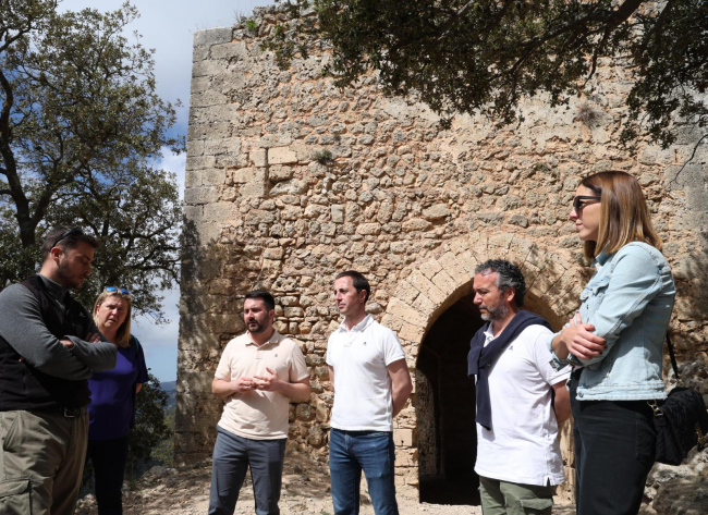 El Consell de Mallorca solicita al Ministerio de Cultura la cesión temporal del Castillo de Alaró para su conservación urgente