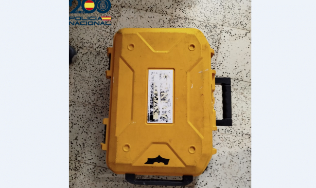 La Policía Nacional detiene a dos varones, uno por robar en el interior de un vehículo y el otro por comprar los efectos sustraídos en Palma