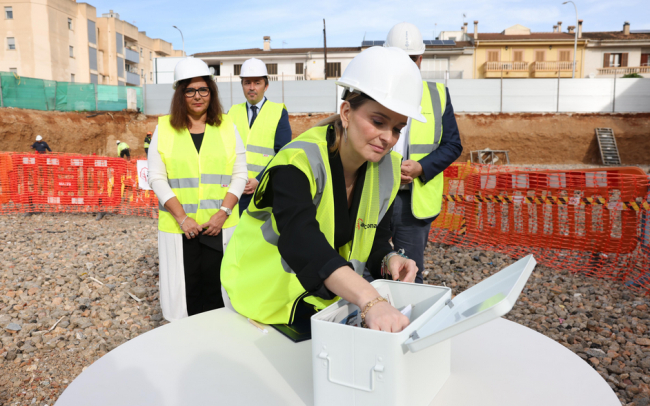 La presidenta Prohens coloca la primera piedra del nuevo Centro de Salud Son Ferriol 