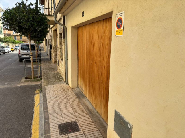 Alaró permitirá estacionar frente a los vados permanentes en el caso de residentes en ese domicilio