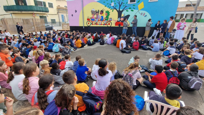 L'Ajuntament de Manacor celebra la Diada pels Drets dels Infants amb la participació de 600 alumnes de tot el municipi