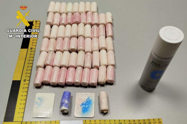 La Guardia Civil ha detenido a una mujer por un delito de tráfico de drogas en el aeropuerto de Palma