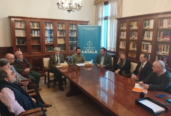 La campaña «La justicia, también en catalán» reclama al Ministerio de Justicia que los ciudadanos de las Illes Balears puedan ejercer sus derechos lingüísticos ante la justicia 